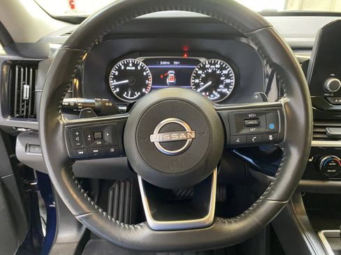 Used 2025 Nissan Pathfinder SV AWD/4WD image 33