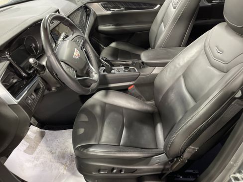 Used 2025 Cadillac XT6 Premium Luxury image 10