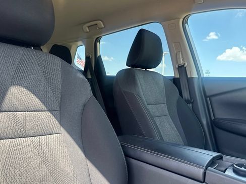 Certified 2024 Nissan Rogue SV AWD/4WD image 28