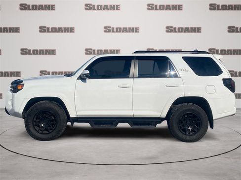 Used 2024 Toyota 4Runner TRD Off-Road Premium image 2