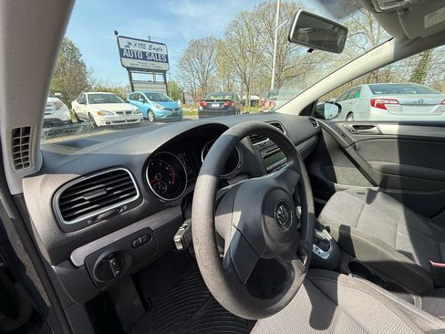 Used 2013 Volkswagen Golf 4-Door image 14