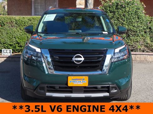 Used 2025 Nissan Pathfinder SL w/ SL Premium Package image 3