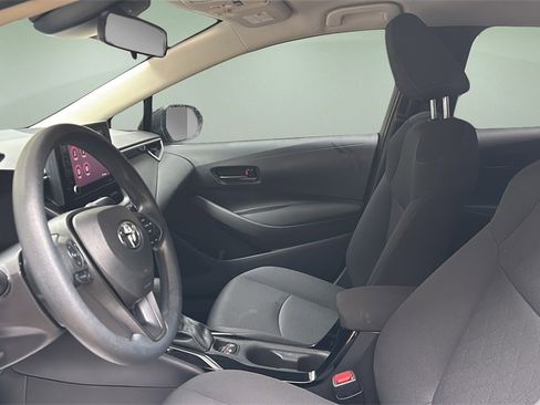 Used 2022 Toyota Corolla LE image 16