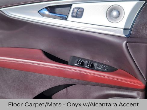 Certified 2020 Lincoln Nautilus Black Label image 12