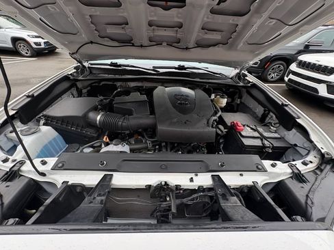 Used 2023 Toyota Tacoma TRD Sport AWD/4WD image 30