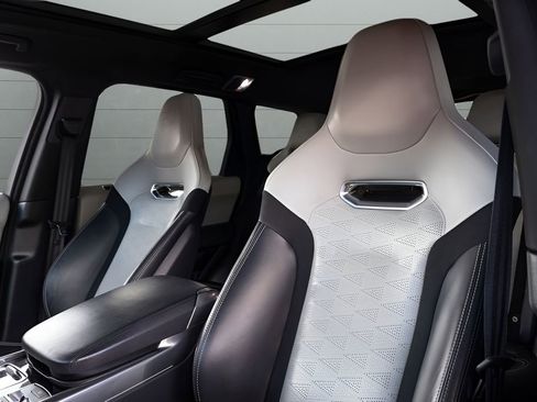 Used 2020 Land Rover Range Rover Sport SVR image 2