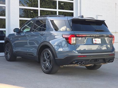 Used 2025 Ford Explorer ST w/ Sun And Sound Package AWD/4WD image 7