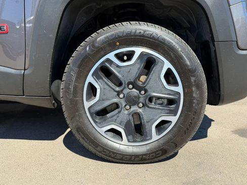 Used 2016 Jeep Renegade Trailhawk AWD/4WD image 20
