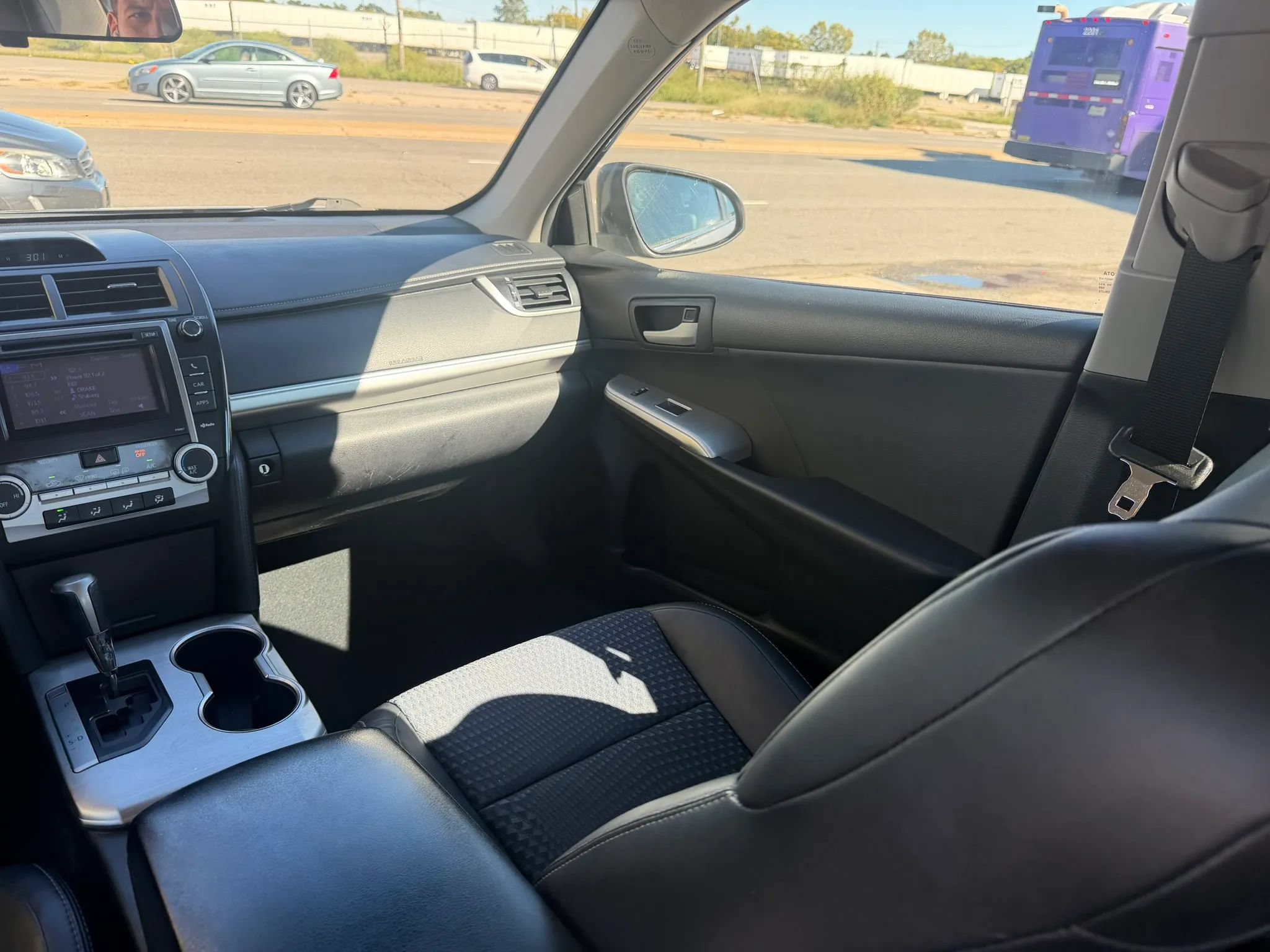 Used 2012 Toyota Camry SE FWD image 14