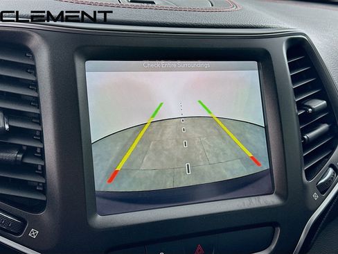 Used 2019 Jeep Cherokee Trailhawk w/ Cold Weather Group AWD/4WD image 20