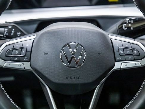 New 2026 Volkswagen Tiguan SE AWD/4WD image 16