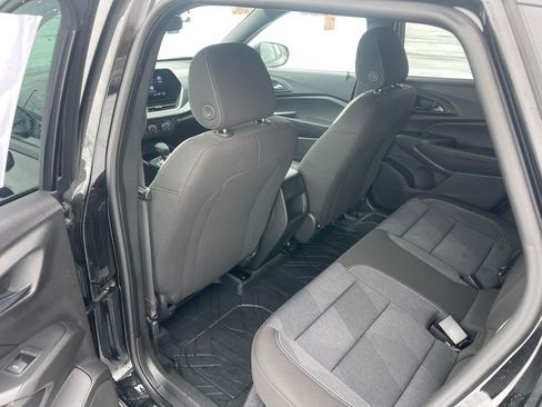 Used 2025 Chevrolet Trax RS w/ Driver Confidence Package image 19