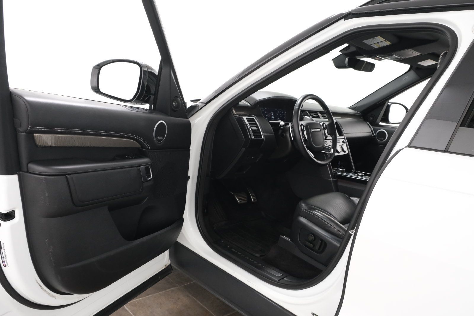 Used 2019 Land Rover Discovery HSE Luxury AWD/4WD image 24