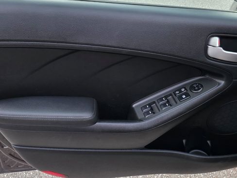 Used 2017 Kia Forte LX image 9