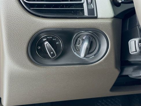 Certified 2023 Porsche Macan Turbo image 14