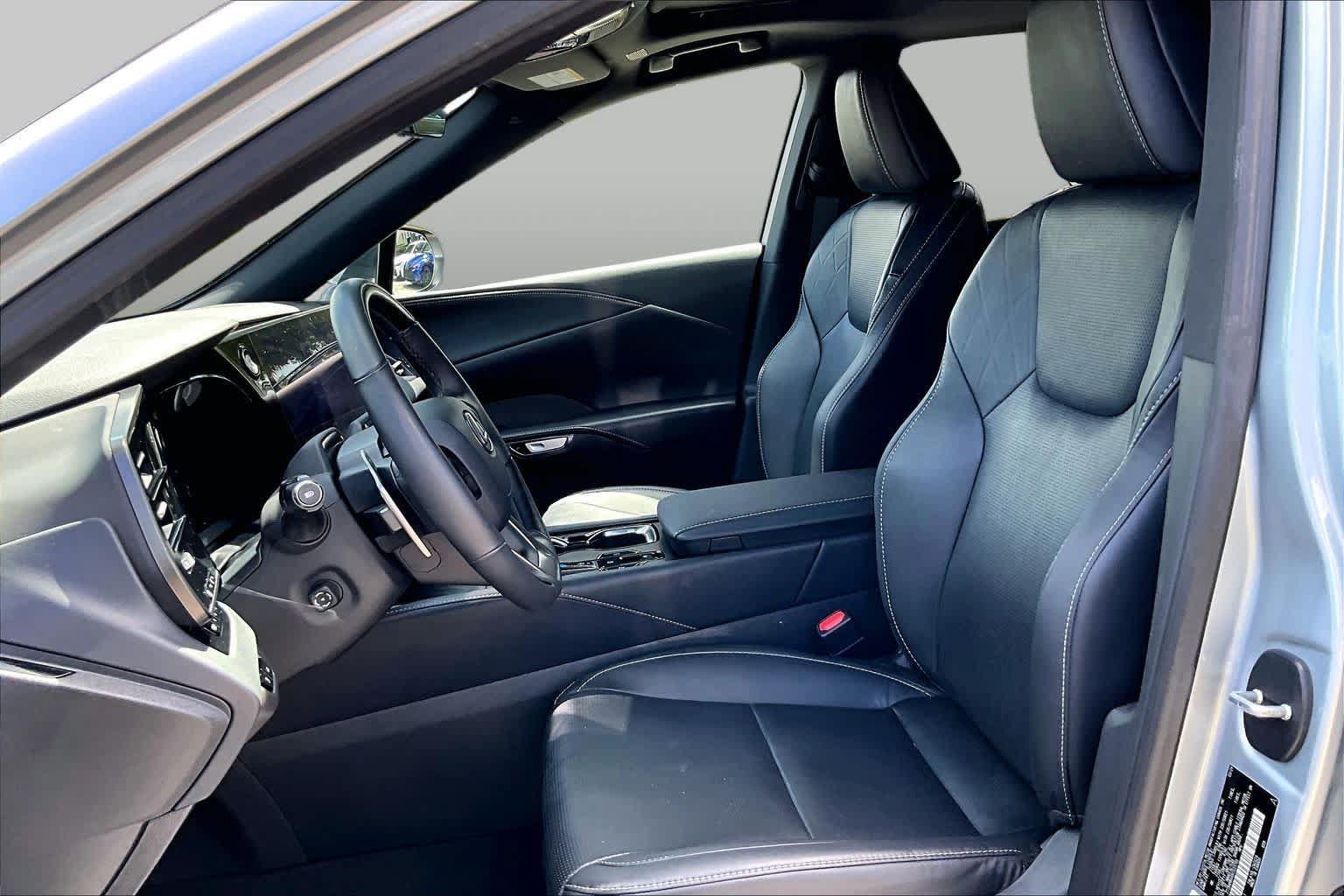 Used 2024 Lexus RX 350 Premium Plus w/ Convenience Package FWD image 8