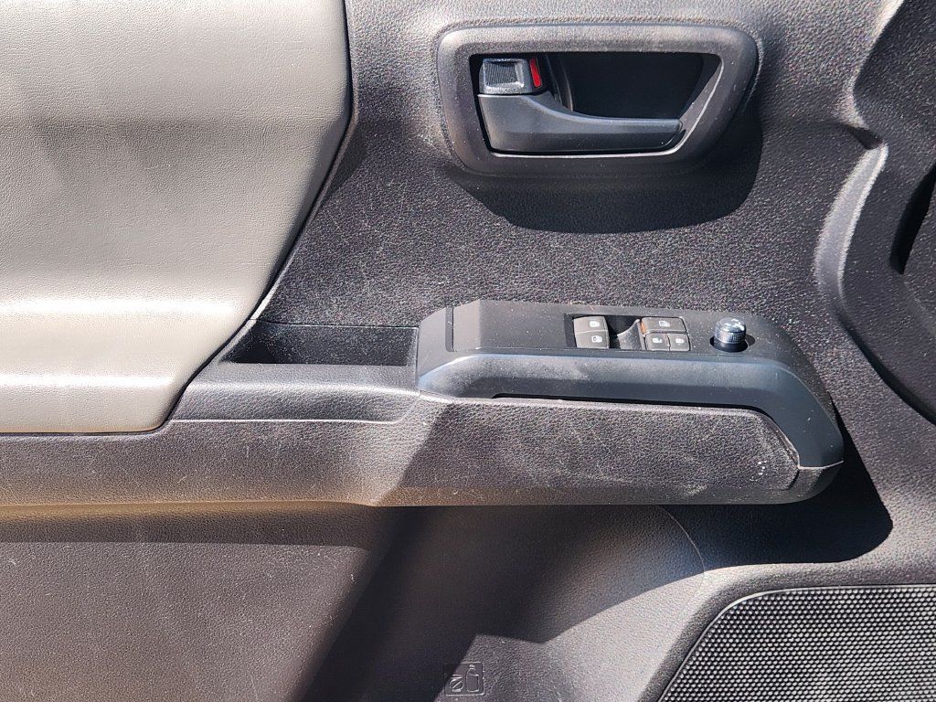Used 2022 Toyota Tacoma SR RWD image 22