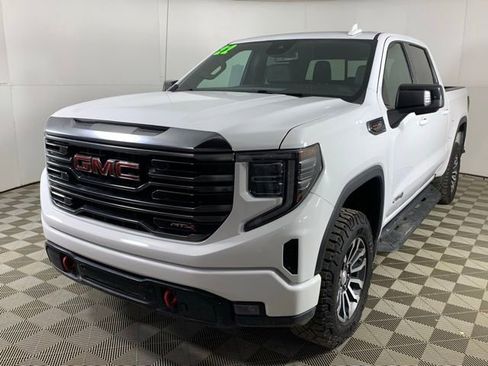 Used 2022 GMC Sierra 1500 AT4 w/ AT4 Preferred Package AWD/4WD image 9