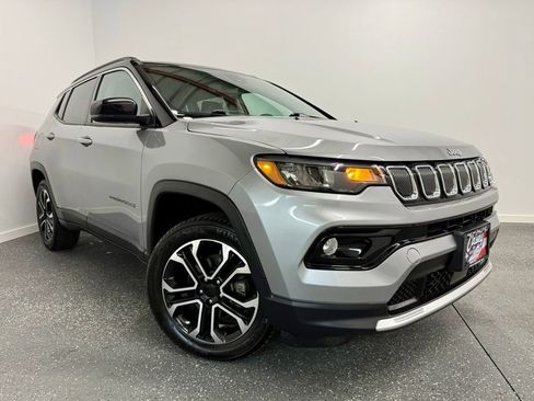 Used 2022 Jeep Compass Limited image 4
