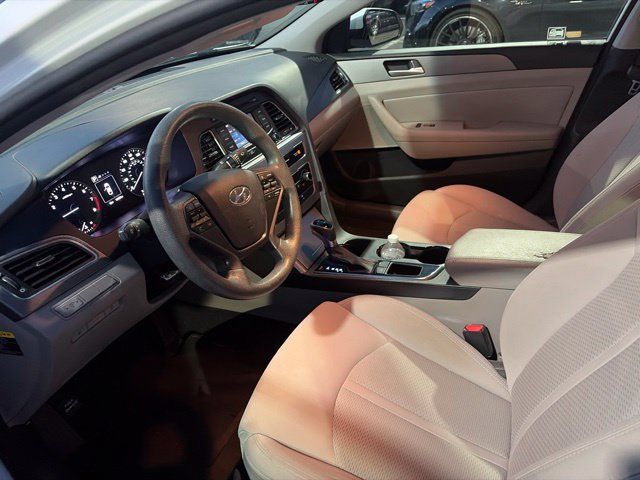 Used 2015 Hyundai Sonata SE w/ Option Group 09 FWD image 5
