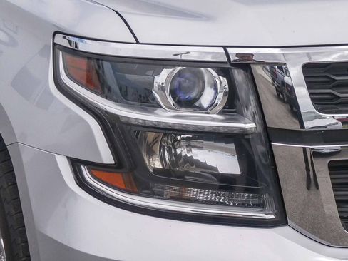 Used 2016 Chevrolet Suburban LT RWD image 4