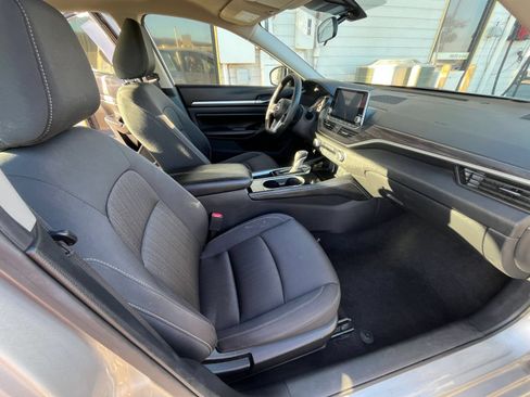 Used 2023 Nissan Altima 2.5 SV FWD image 25