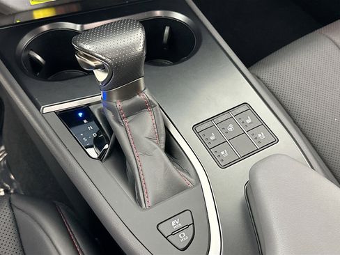 Used 2023 Lexus UX 250h F Sport image 17