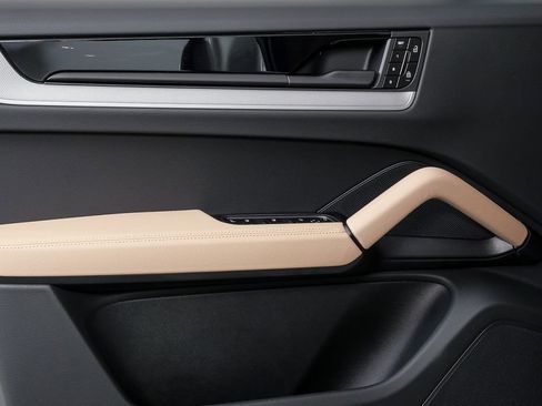 New 2026 Porsche Cayenne image 6