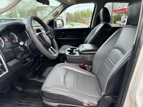 Used 2021 RAM 1500 Tradesman w/ Chrome Appearance Group image 25