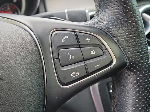 Used 2019 Mercedes-Benz GLA 250 4MATIC image 31