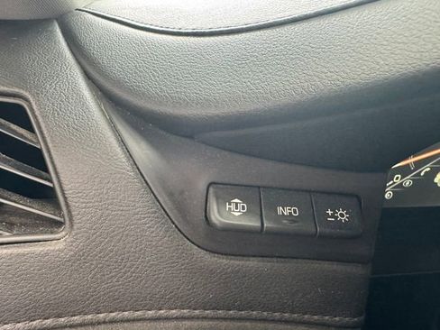 Used 2015 Cadillac Escalade Luxury RWD image 36