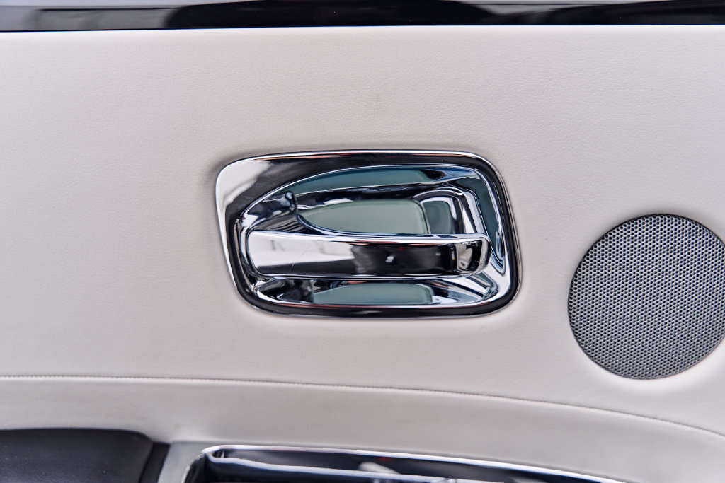 Used 2016 Rolls-Royce Ghost RWD image 41