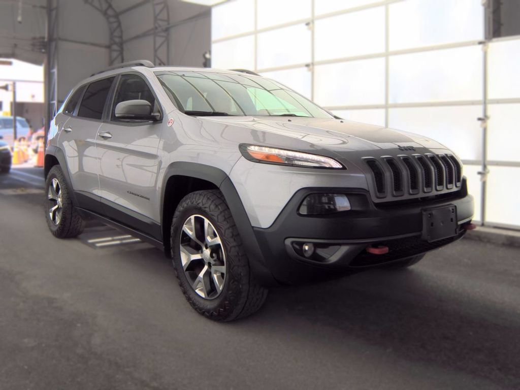 Used 2018 Jeep Cherokee Trailhawk w/ Quick Order Package 27L AWD/4WD image 1