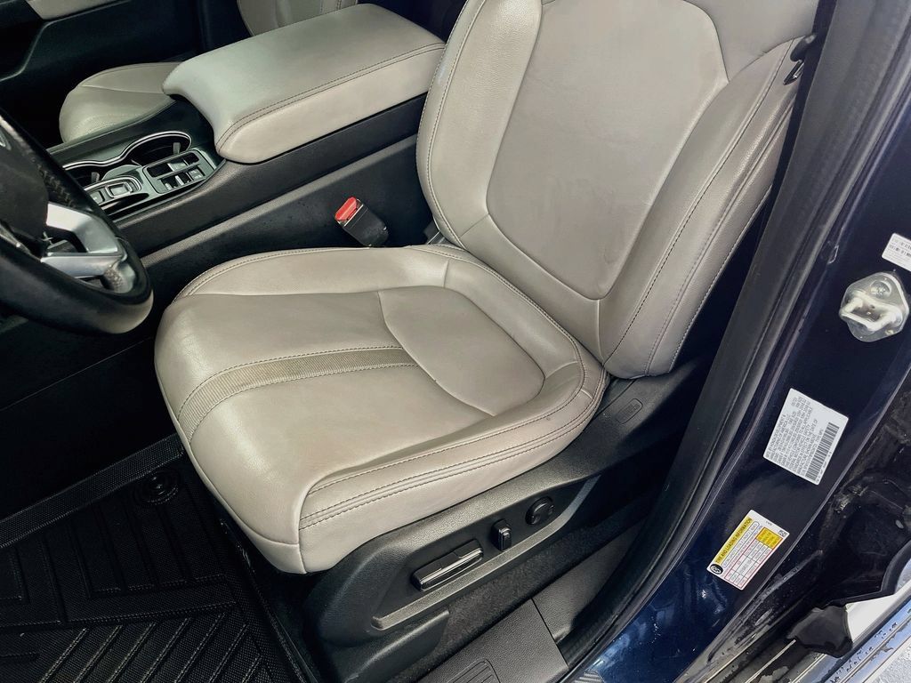 Used 2023 Honda Pilot Touring image 20