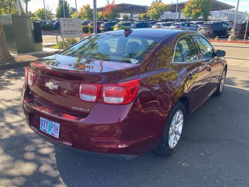 Used 2015 Chevrolet Malibu LT w/ Power Convenience Package FWD image 5
