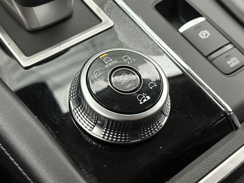 Used 2023 Mitsubishi Outlander SE image 22