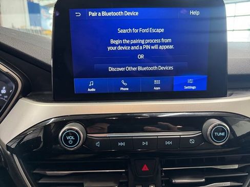 Used 2020 Ford Escape SE image 18