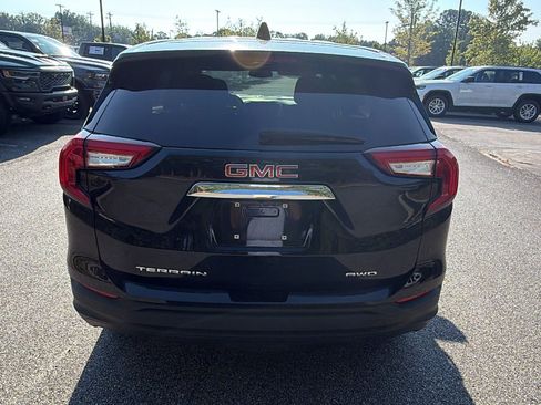 Used 2024 GMC Terrain SLE AWD/4WD image 9