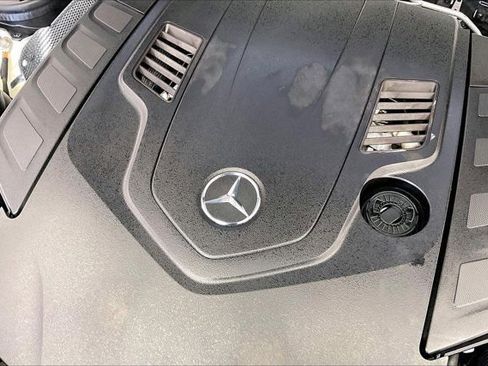 Used 2019 Mercedes-Benz S 560 Sedan image 33
