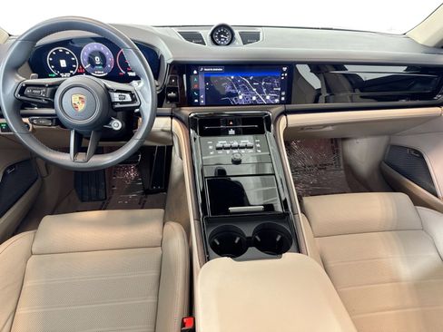 Certified 2025 Porsche Panamera 4 image 21