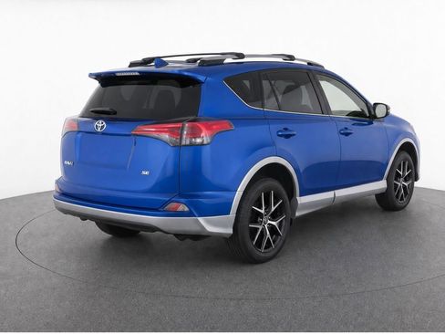 Used 2016 Toyota RAV4 SE FWD image 6