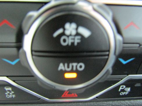 Used 2024 Jeep Gladiator Sport AWD/4WD image 33