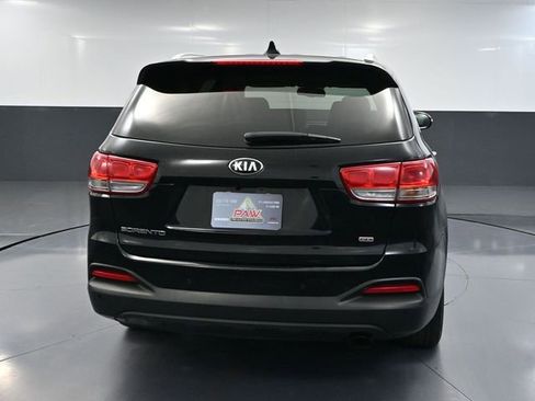 Used 2017 Kia Sorento LX w/ LX Convenience Package AWD/4WD image 6
