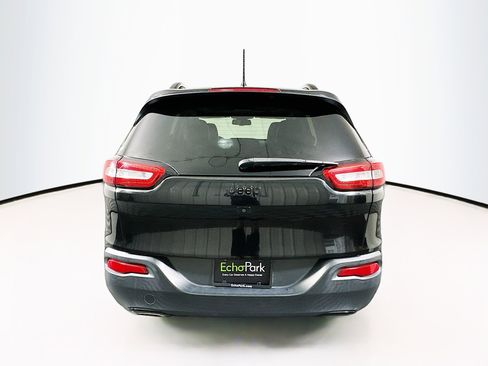 Used 2015 Jeep Cherokee Latitude w/ Comfort/Convenience Group FWD image 7