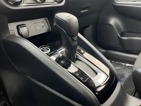 Used 2025 Nissan Versa SV image 41