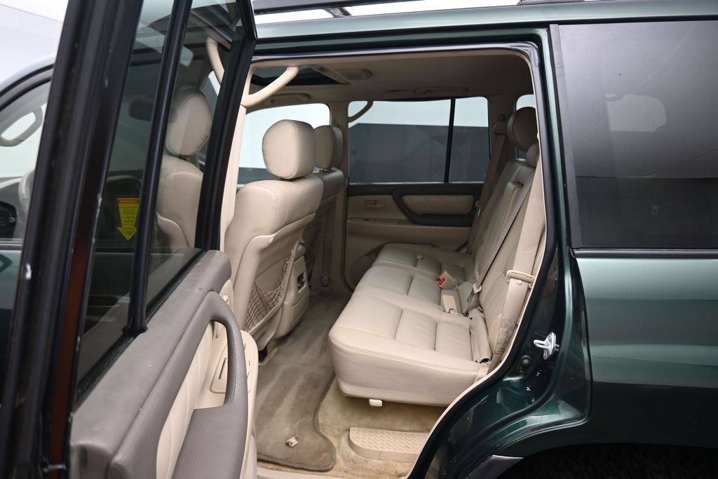 Used 2004 Toyota Land Cruiser AWD/4WD image 30