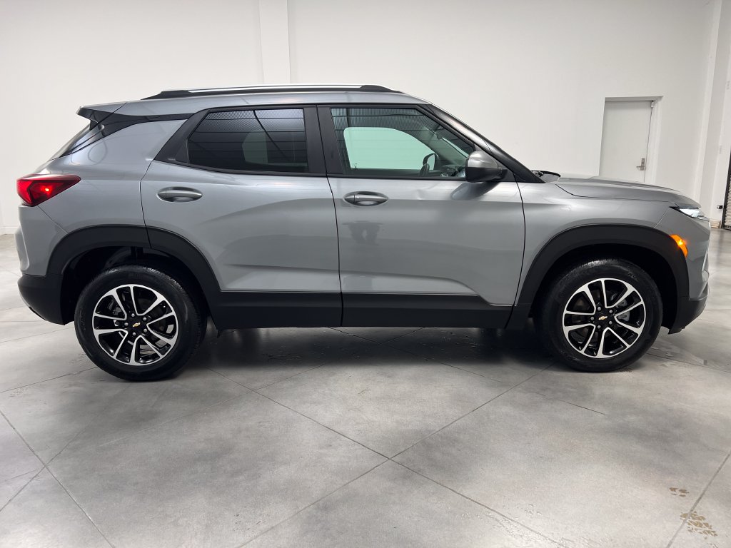 Used 2025 Chevrolet TrailBlazer LT AWD/4WD image 10