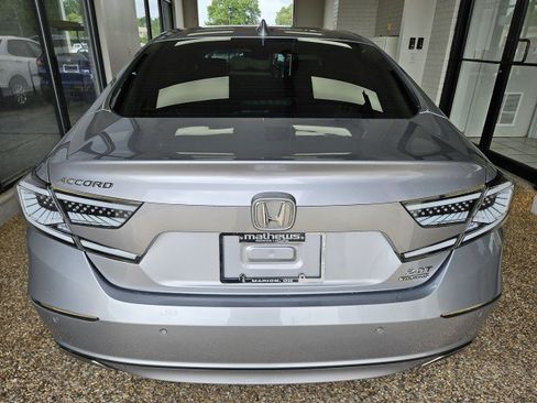 Used 2022 Honda Accord Touring image 3