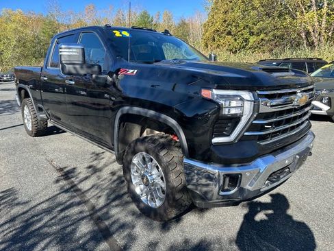 Used 2024 Chevrolet Silverado 3500 LTZ w/ LTZ Plus Package image 7