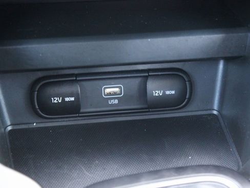 Used 2023 Kia Soul LX w/ LX Technology Package image 8